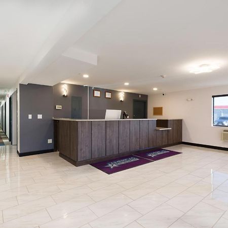 Americas Best Value Inn East Peoria Buitenkant foto