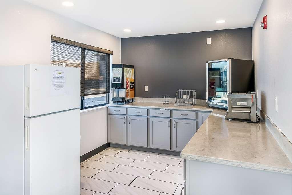 Americas Best Value Inn East Peoria Restaurant foto