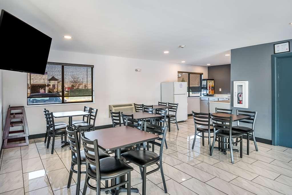 Americas Best Value Inn East Peoria Restaurant foto