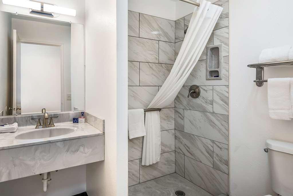 Americas Best Value Inn East Peoria Kamer foto