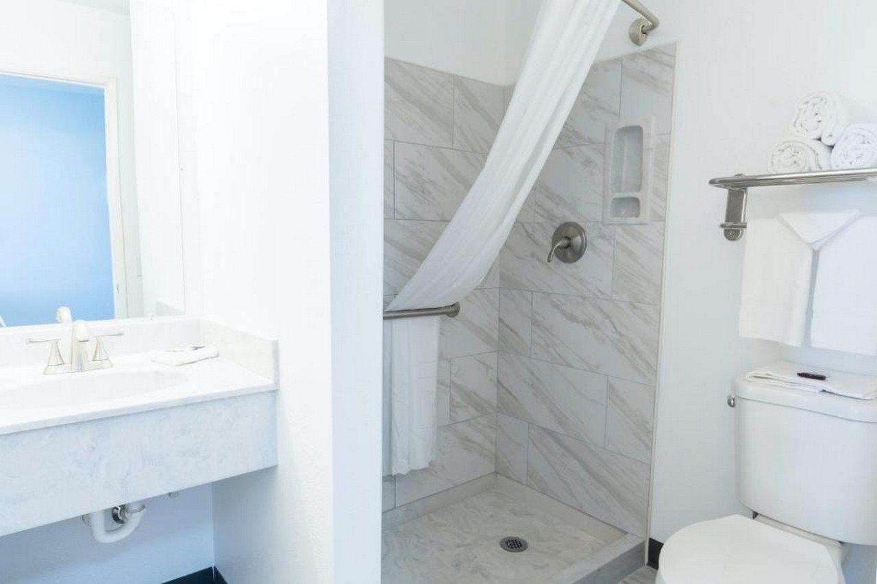 Americas Best Value Inn East Peoria Buitenkant foto