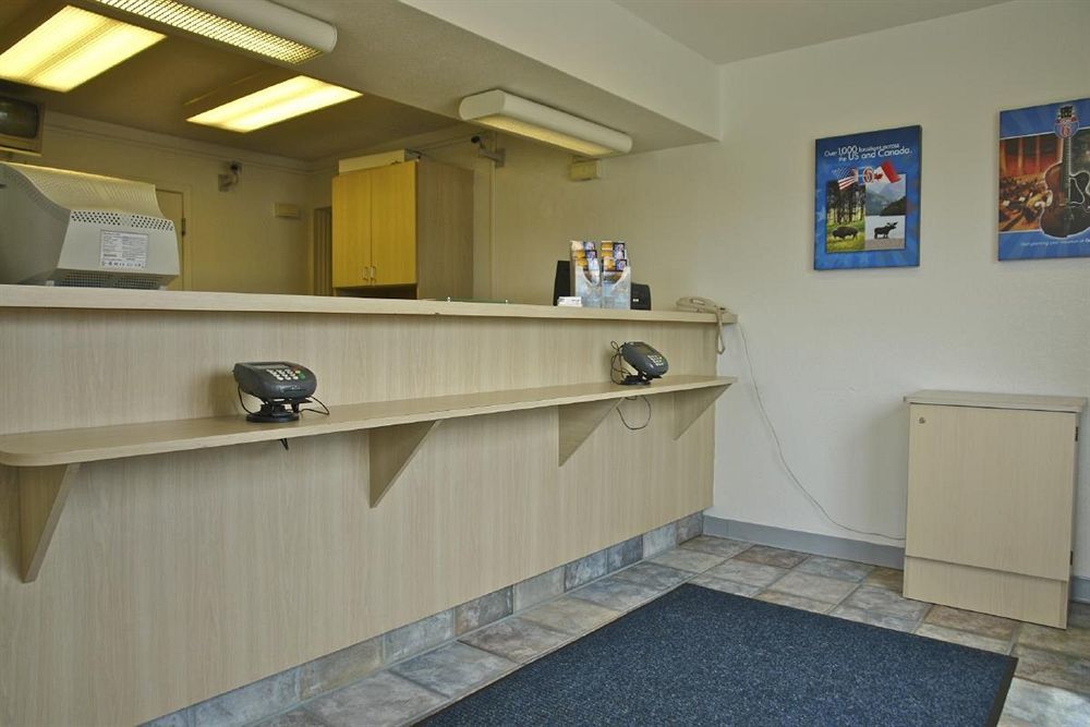 Americas Best Value Inn East Peoria Buitenkant foto