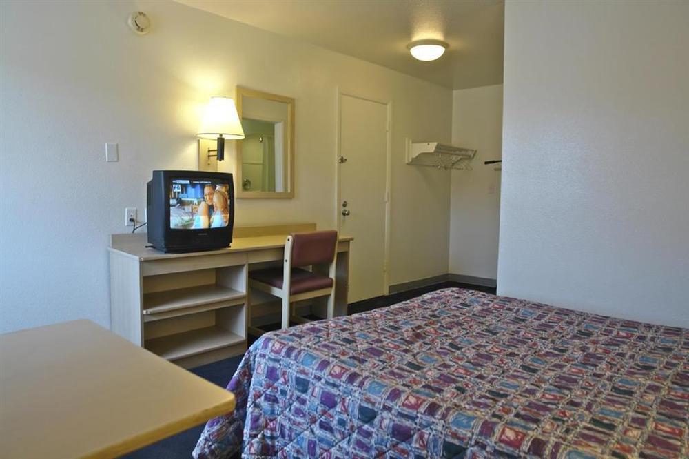 Americas Best Value Inn East Peoria Kamer foto