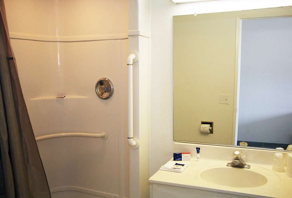 Americas Best Value Inn East Peoria Kamer foto