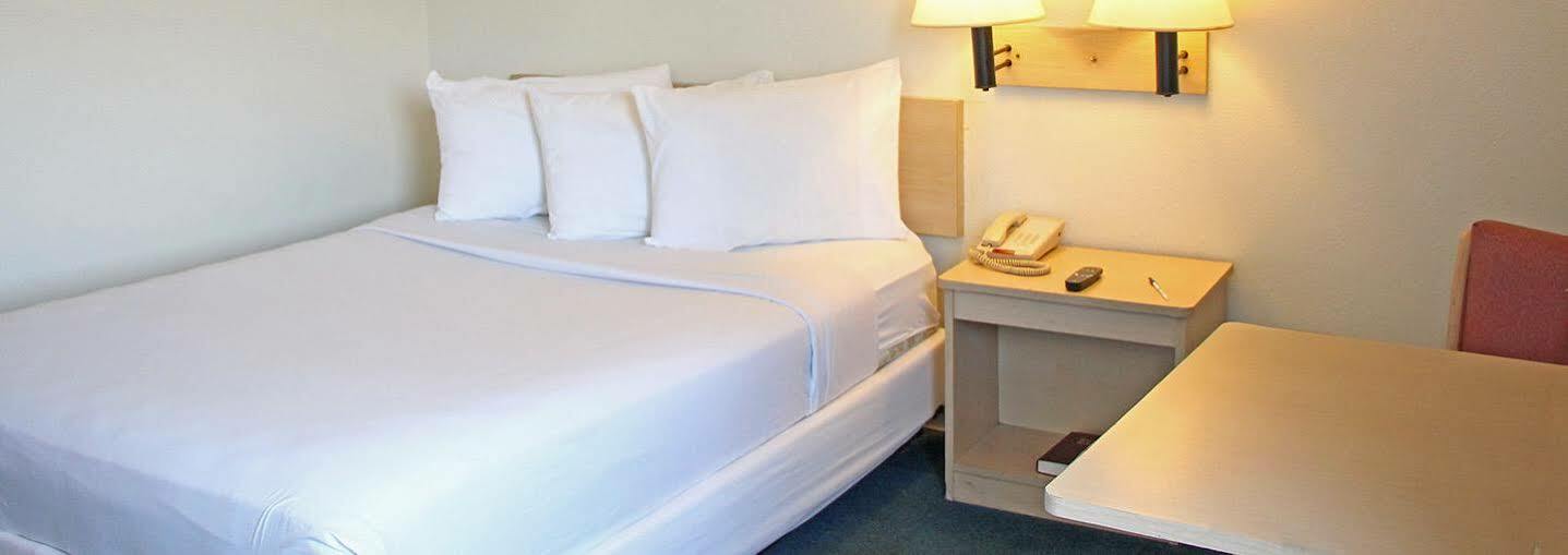 Americas Best Value Inn East Peoria Buitenkant foto