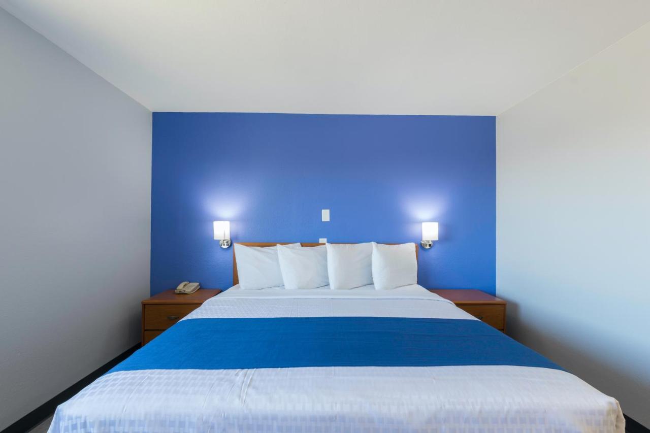 Americas Best Value Inn East Peoria Buitenkant foto