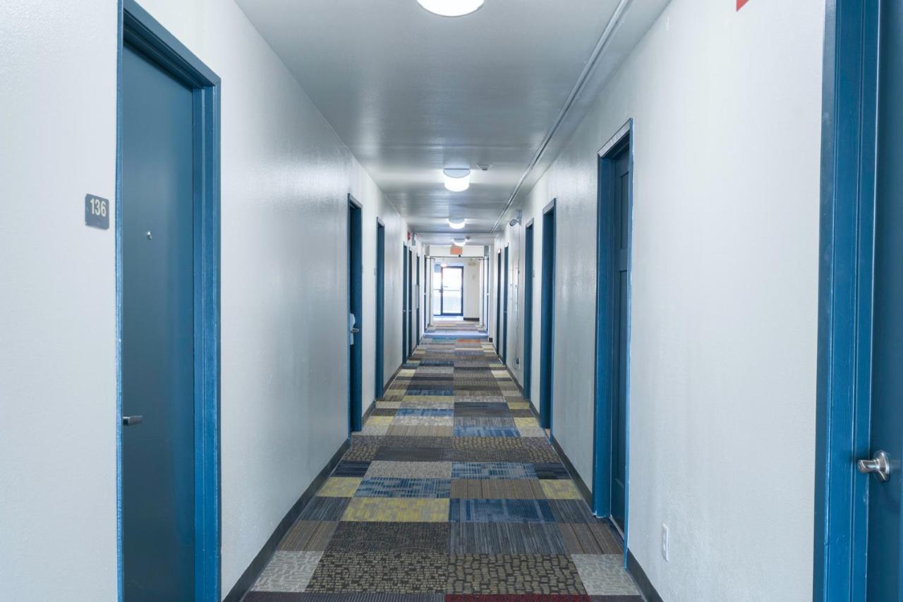 Americas Best Value Inn East Peoria Buitenkant foto